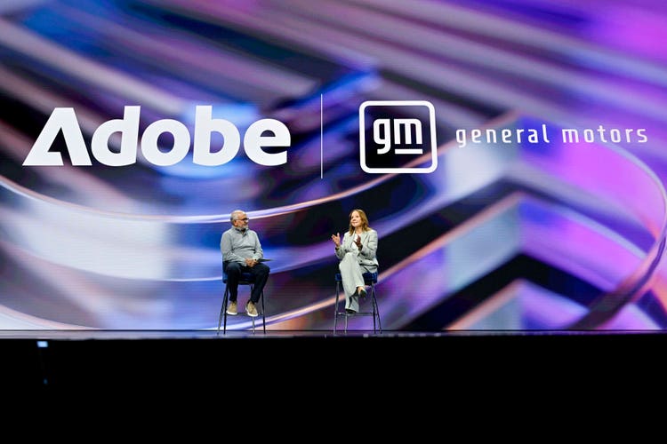 Adobe Summit – On stage with Shantanu, General Motors interview image